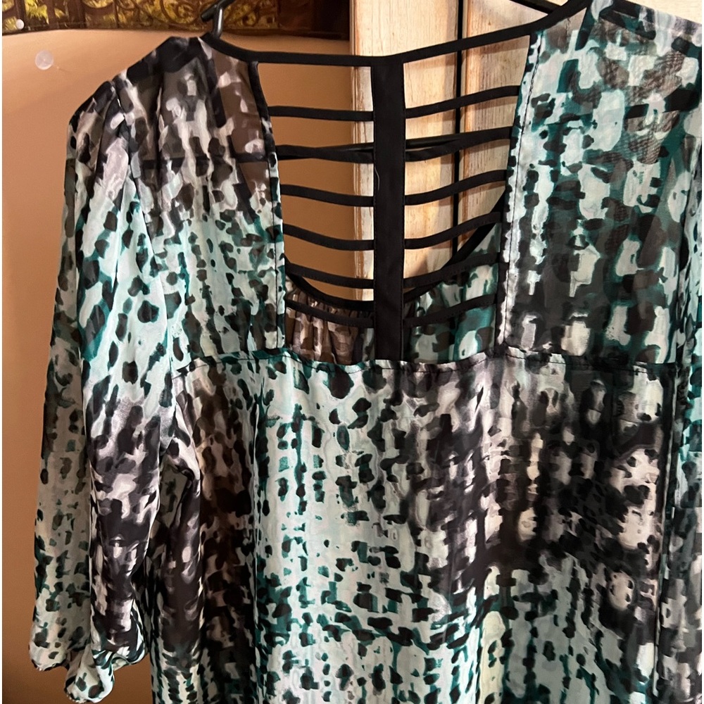 Unknown woman’s blouse NWOT